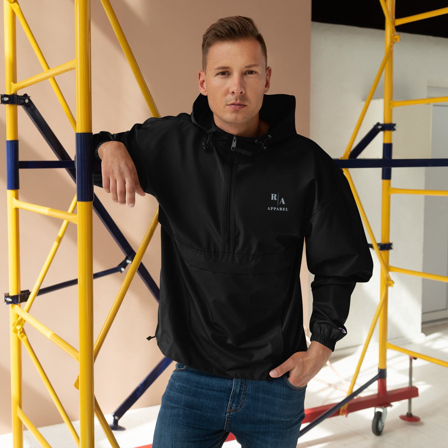 Timeless Windbreaker - Left Placement image 1: Black version, size S with front view of the Timeless range.