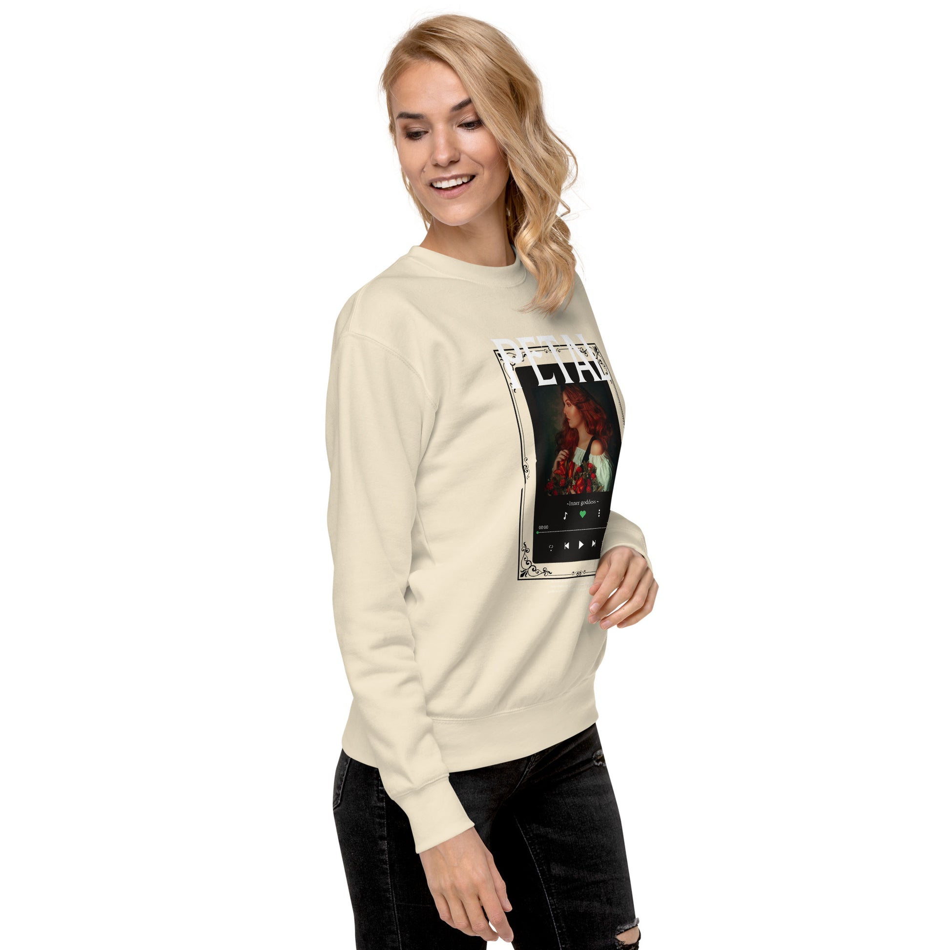 Petaline Sweatshirt image 118: selected colour version with front view, right-side angle of the Petal range.