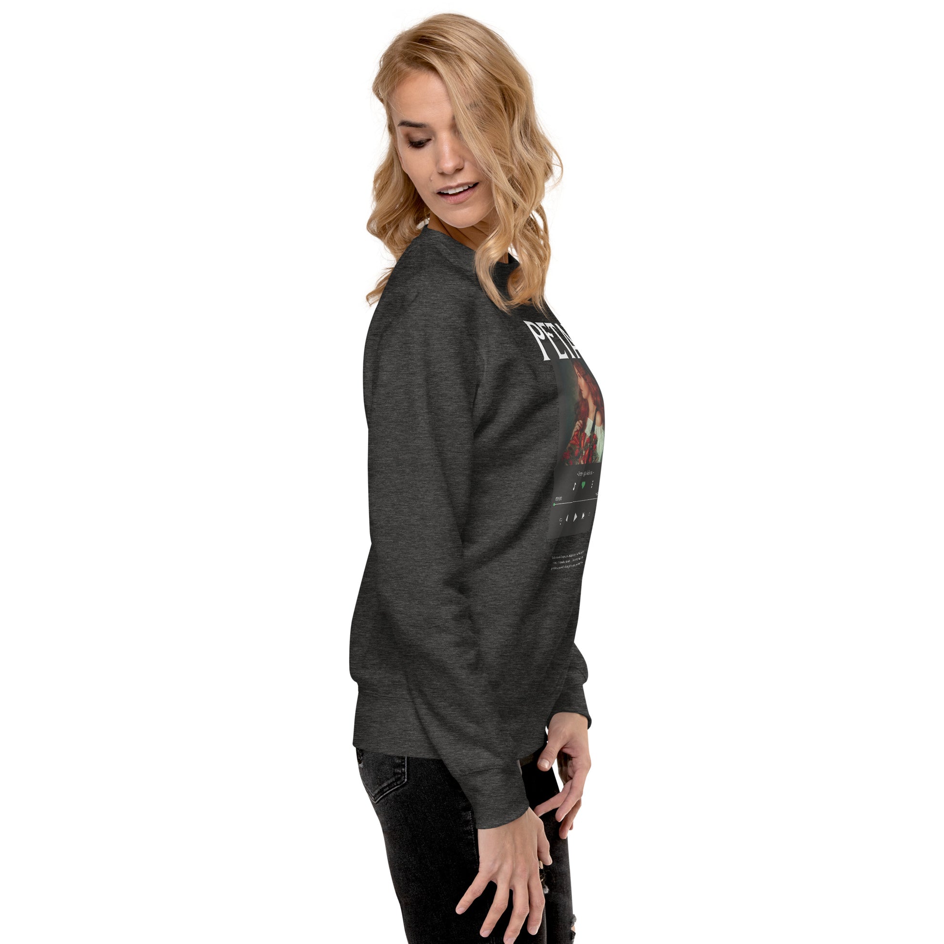 Petaline Sweatshirt image 27: Vintage Black version, size M with right-side angle of the Petal range.