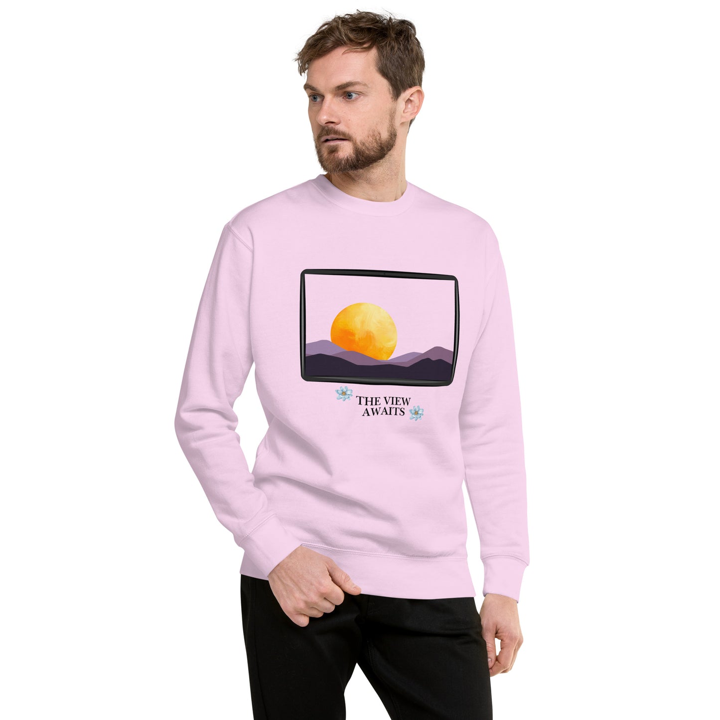 Avenor Sweatshirt image 91: White version, size S with front view of the The View Awaits range.