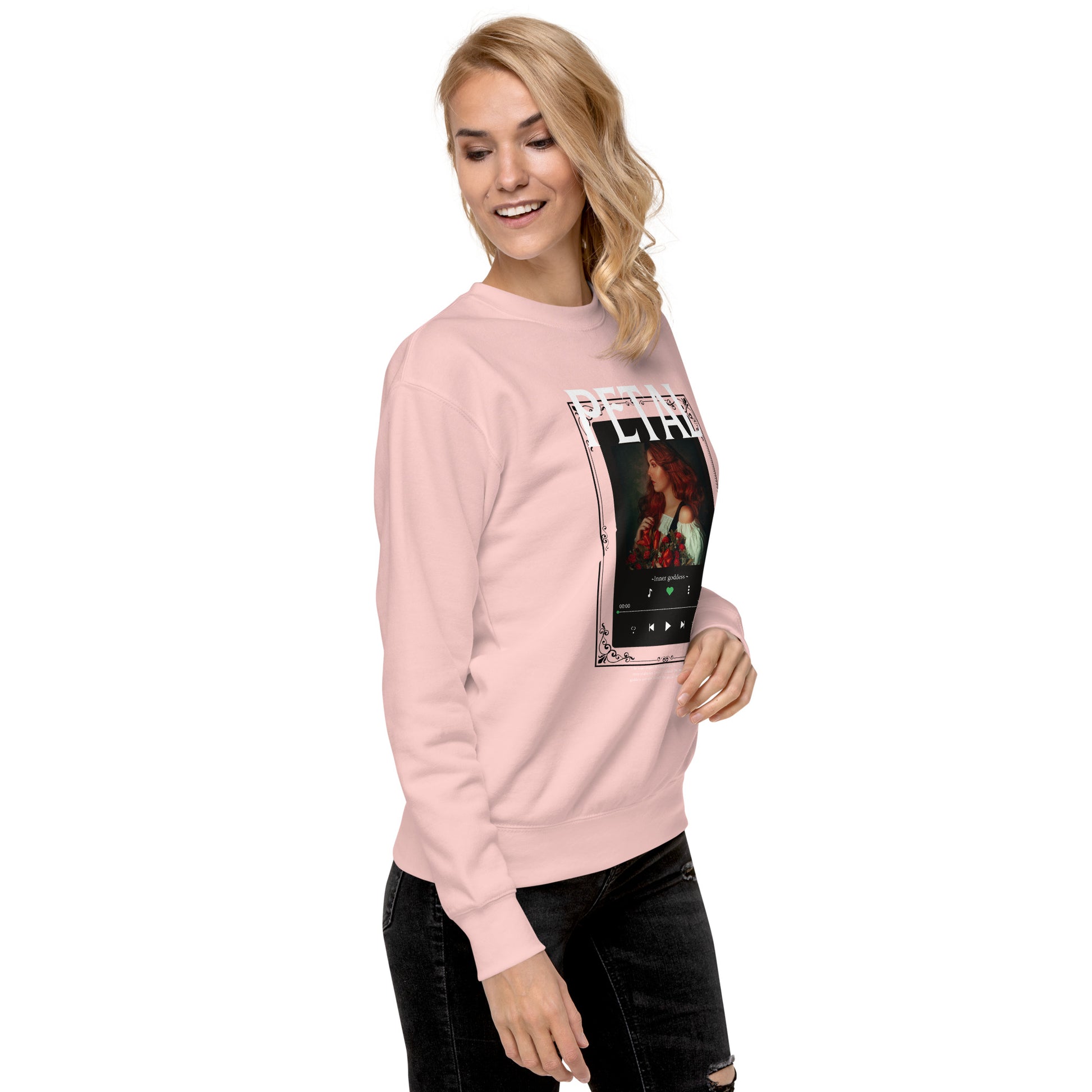 Petaline Sweatshirt image 105: selected colour version with front view, right-side angle of the Petal range.