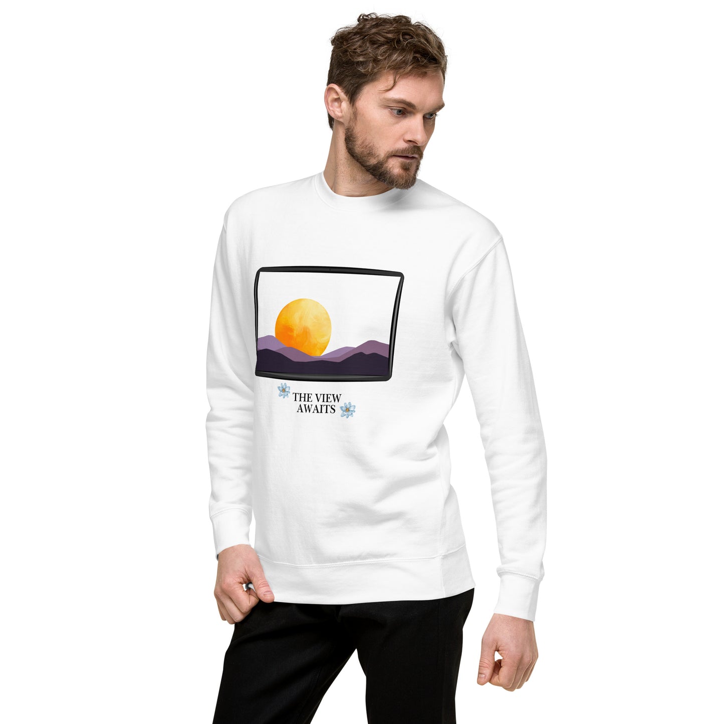 Avenor Sweatshirt image 111: selected colour version with front view, left-side angle of the The View Awaits range.