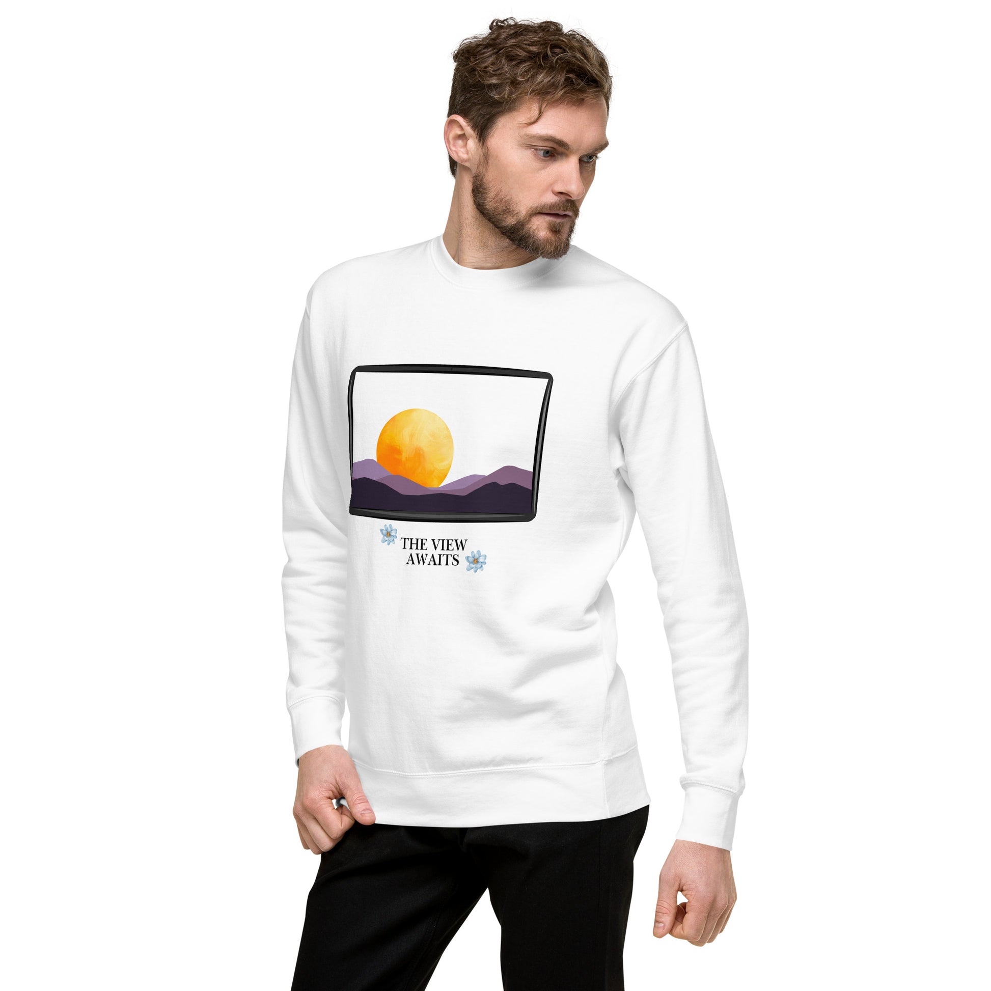 Avenor Sweatshirt image 111: selected colour version with front view, left-side angle of the The View Awaits range.