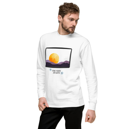 Avenor Sweatshirt image 111: selected colour version with front view, left-side angle of the The View Awaits range.