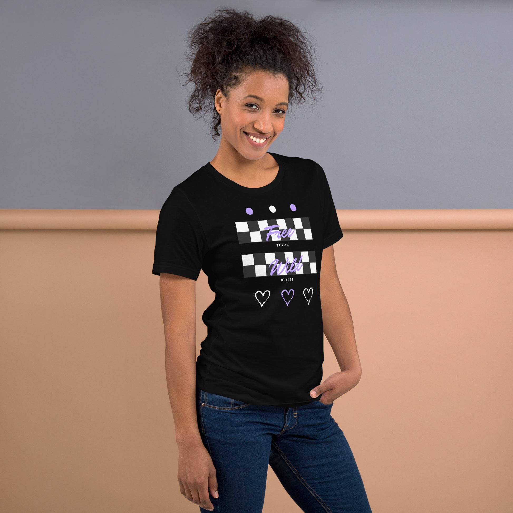 Freeborne T-Shirt - Left Placement image 2: Black Heather version, size S with right-side angle of the Free Spirits range.