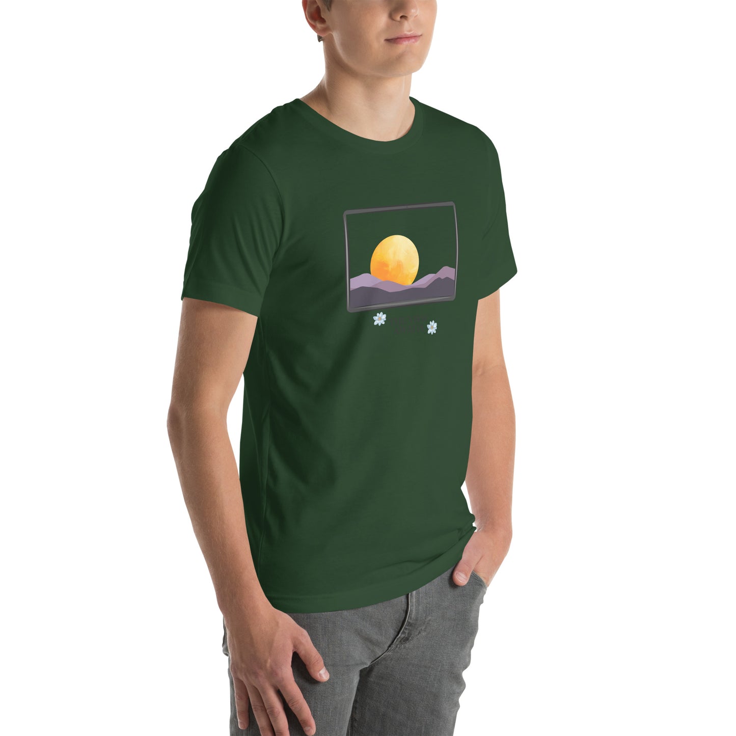 Avenor T-Shirt image 36: Heather Forest version, size S with front view, right-side angle of the The View Awaits range.