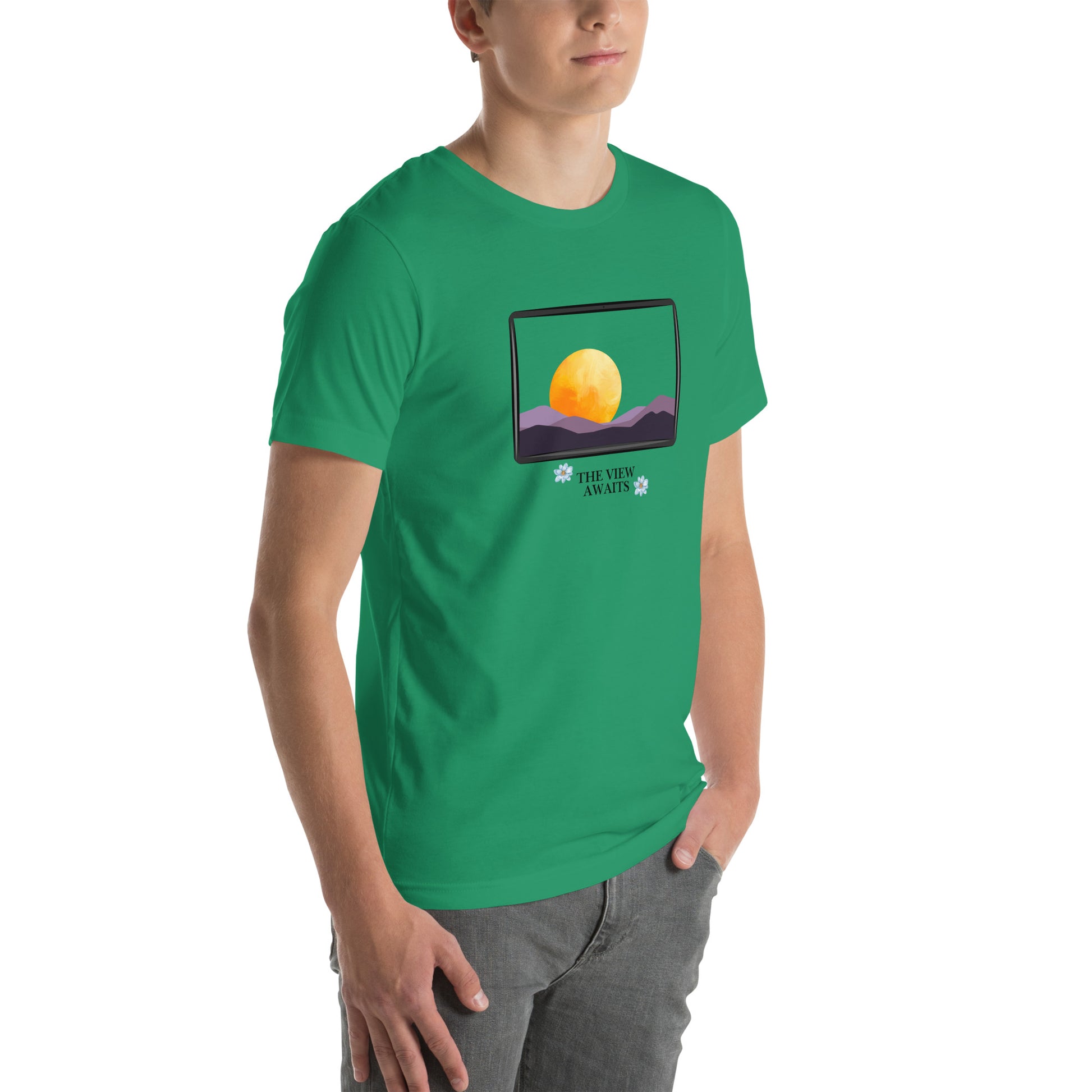 Avenor T-Shirt image 78: Gold version, size L with front view, right-side angle of the The View Awaits range.