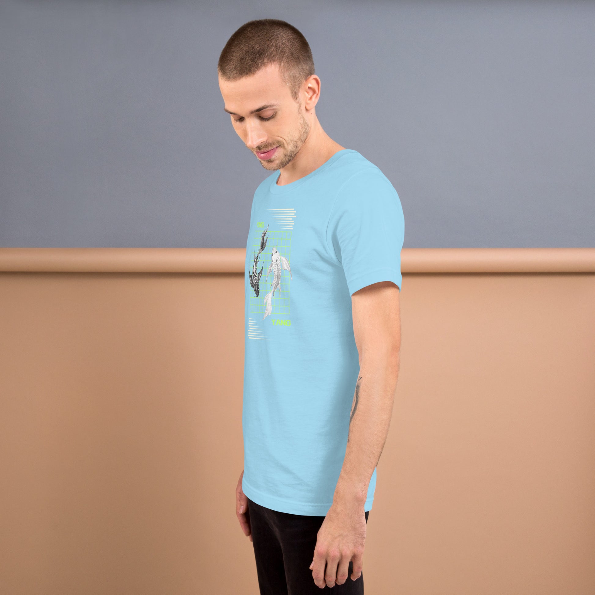 Equinoxe T-Shirt image 71: Gold version, size S with left-side angle of the Ying and Yang range.
