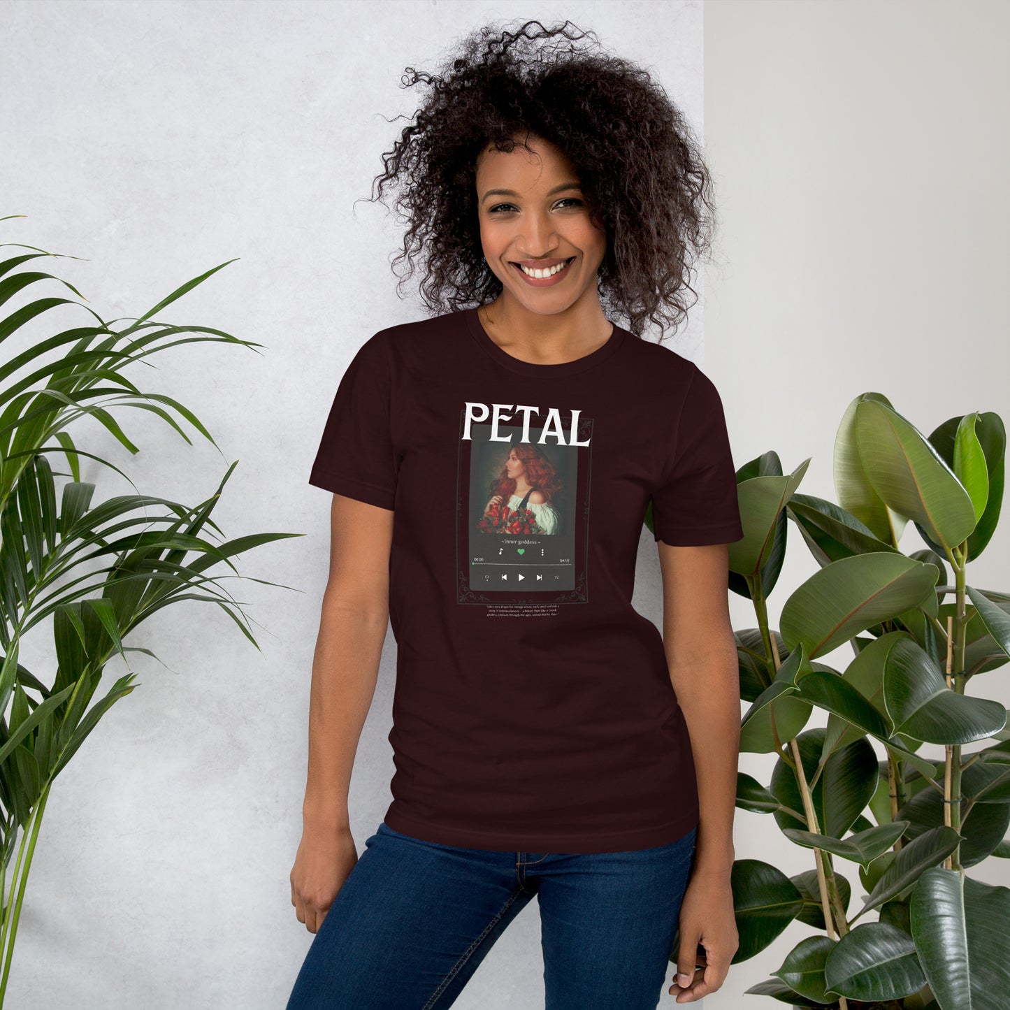 Petaline T-Shirt - Left Placement image 27: Navy version, size 3XL with front view of the Petal range.