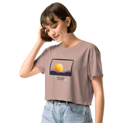 Avenor Crop Top image 9: Hazy Pink version, size S with front view, left-side angle of the The View Awaits range.