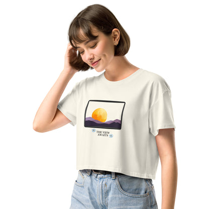 Avenor Crop Top image 23: Bone version, size L with front view, left-side angle of the The View Awaits range.
