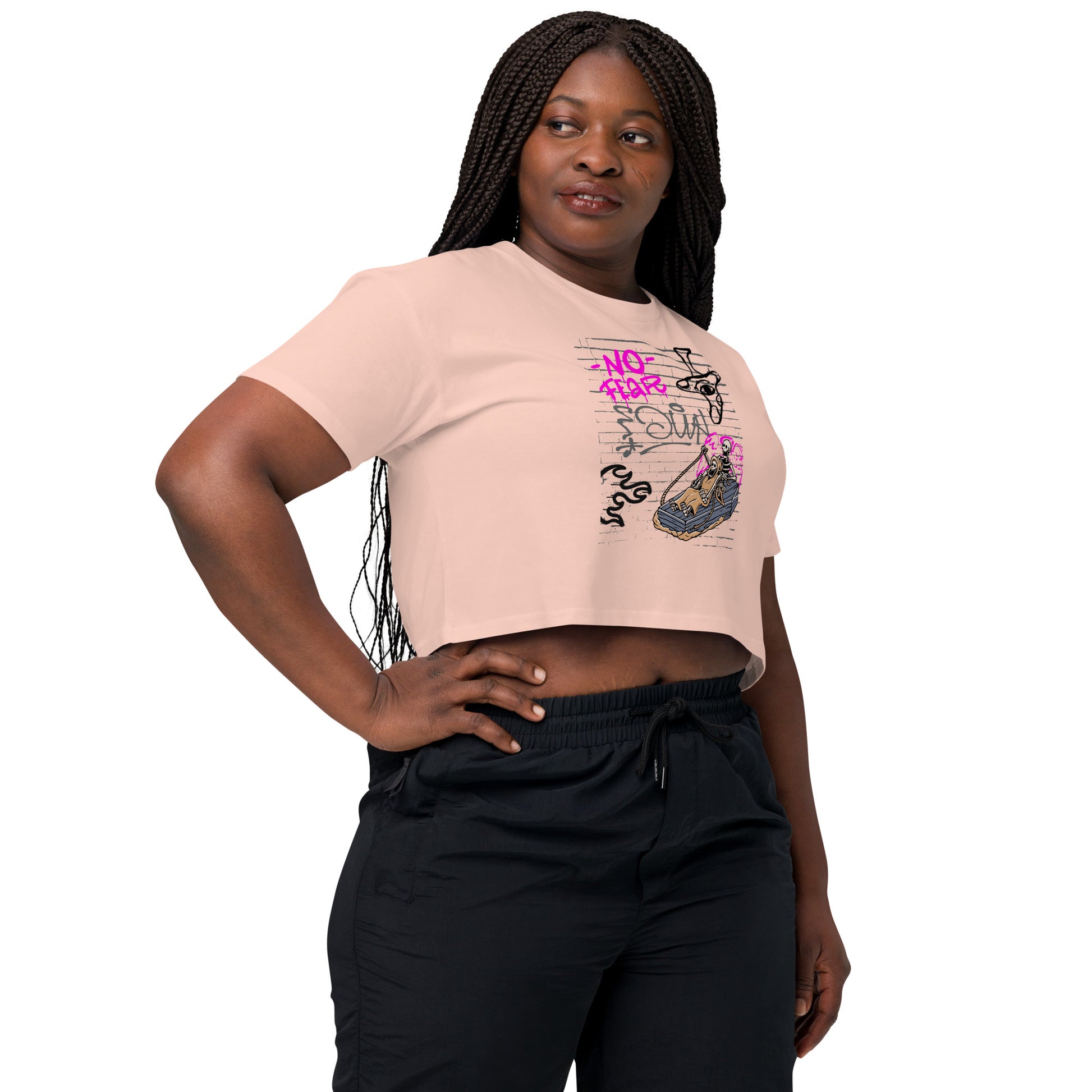 Fearless Crop Top - Left Placement image 32: Orchid version, size S with front view, right-side angle of the No Fear range.